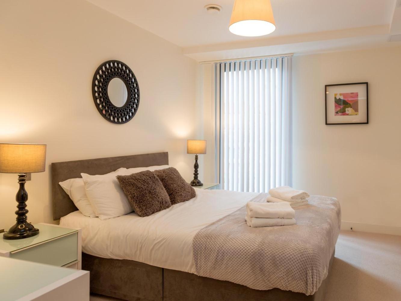 Central Tower Bridge Apartment لندن الغرفة الصورة
