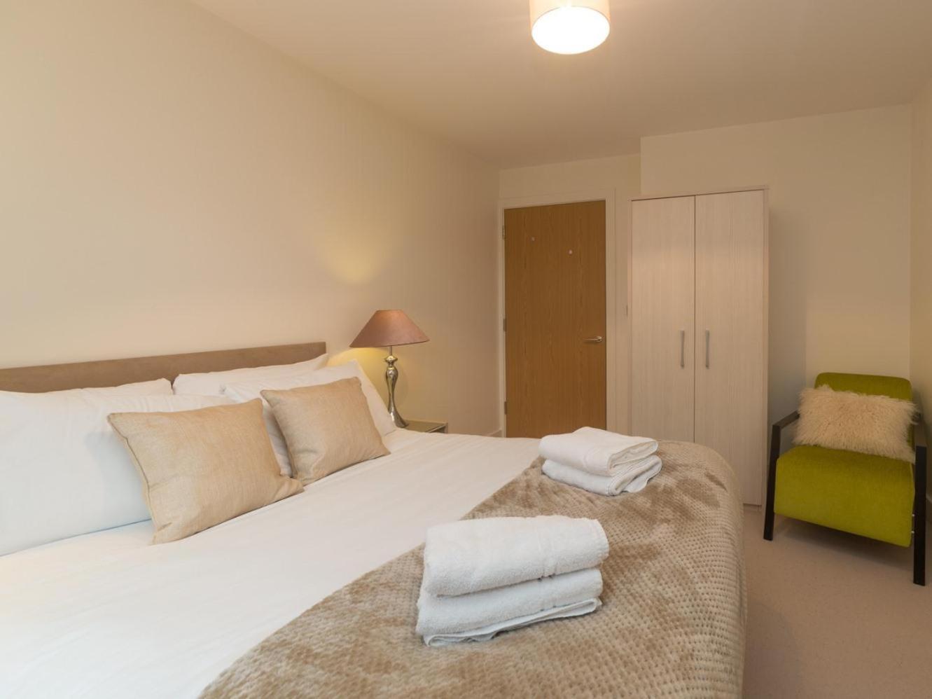 Central Tower Bridge Apartment لندن الغرفة الصورة