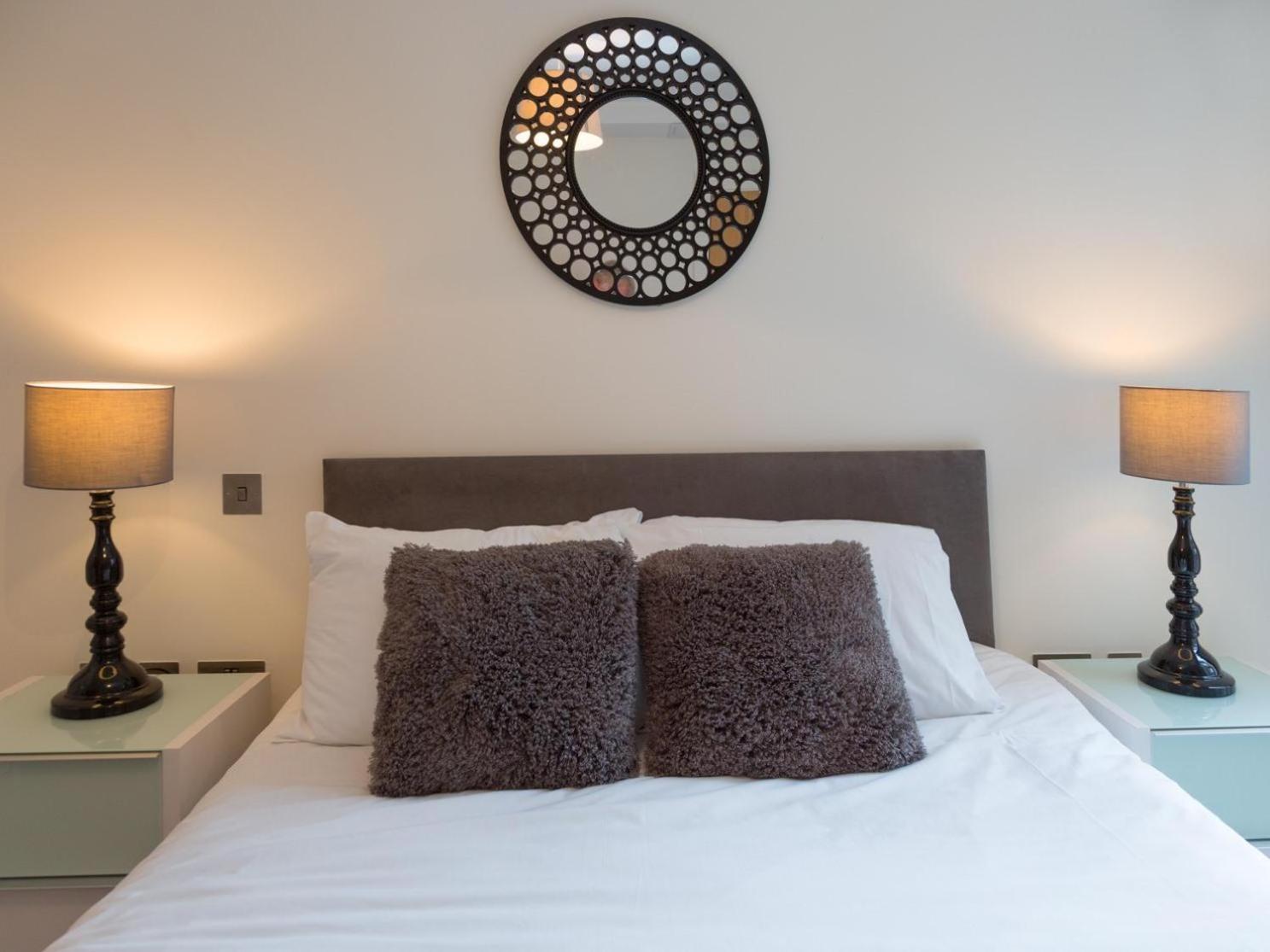 Central Tower Bridge Apartment لندن الغرفة الصورة