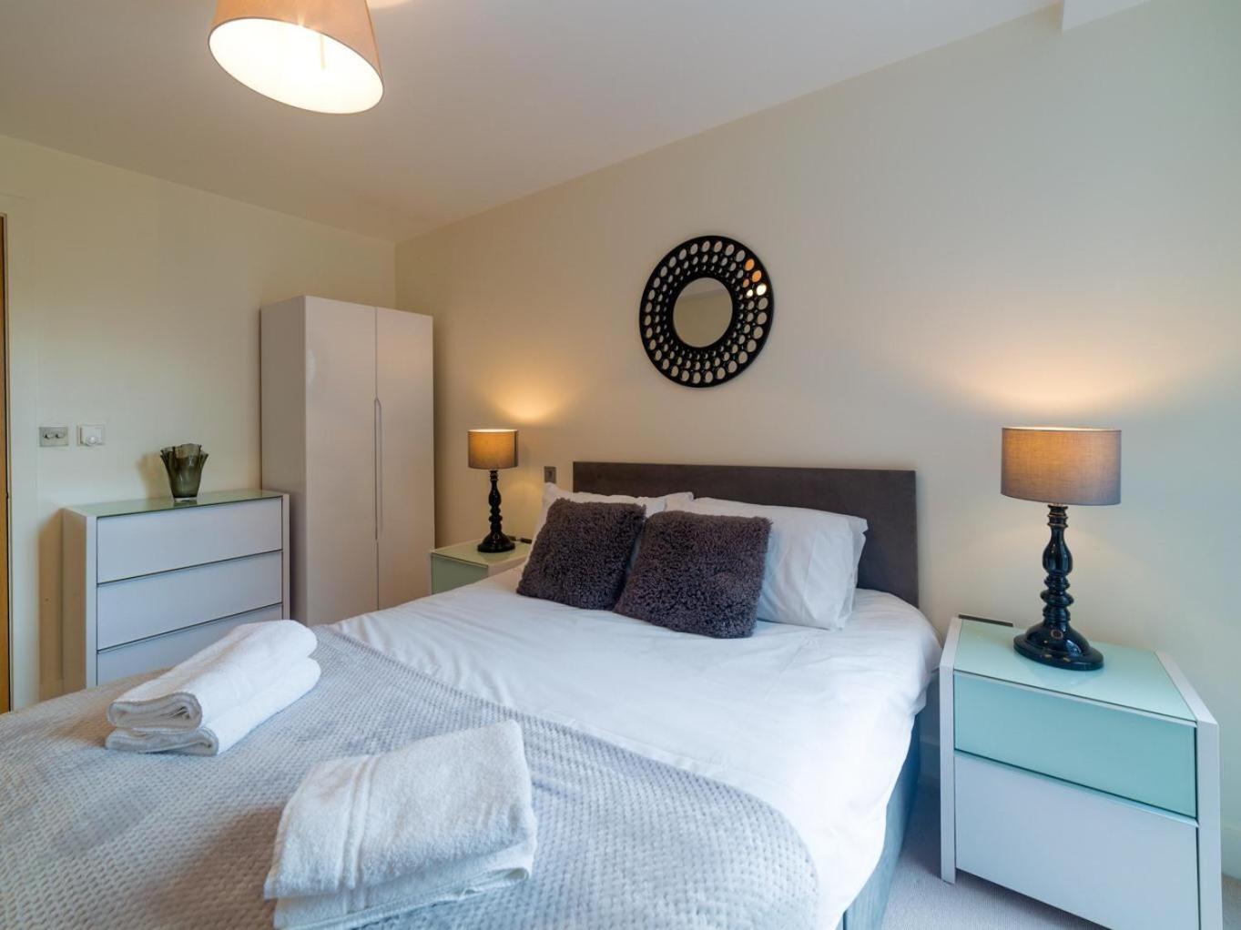Central Tower Bridge Apartment لندن الغرفة الصورة